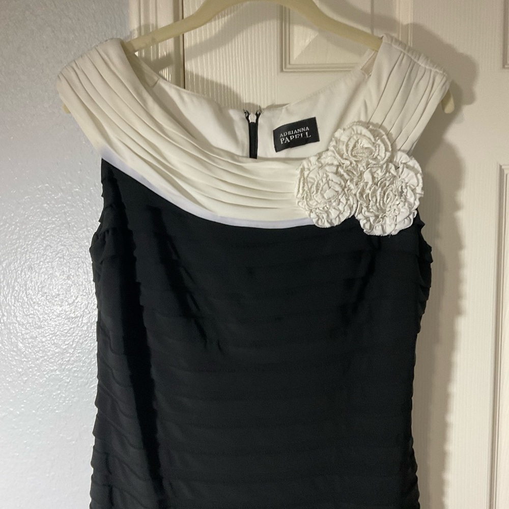 Adrianna Papell Dress size 14, black and ivory, sleeveless semi-formal